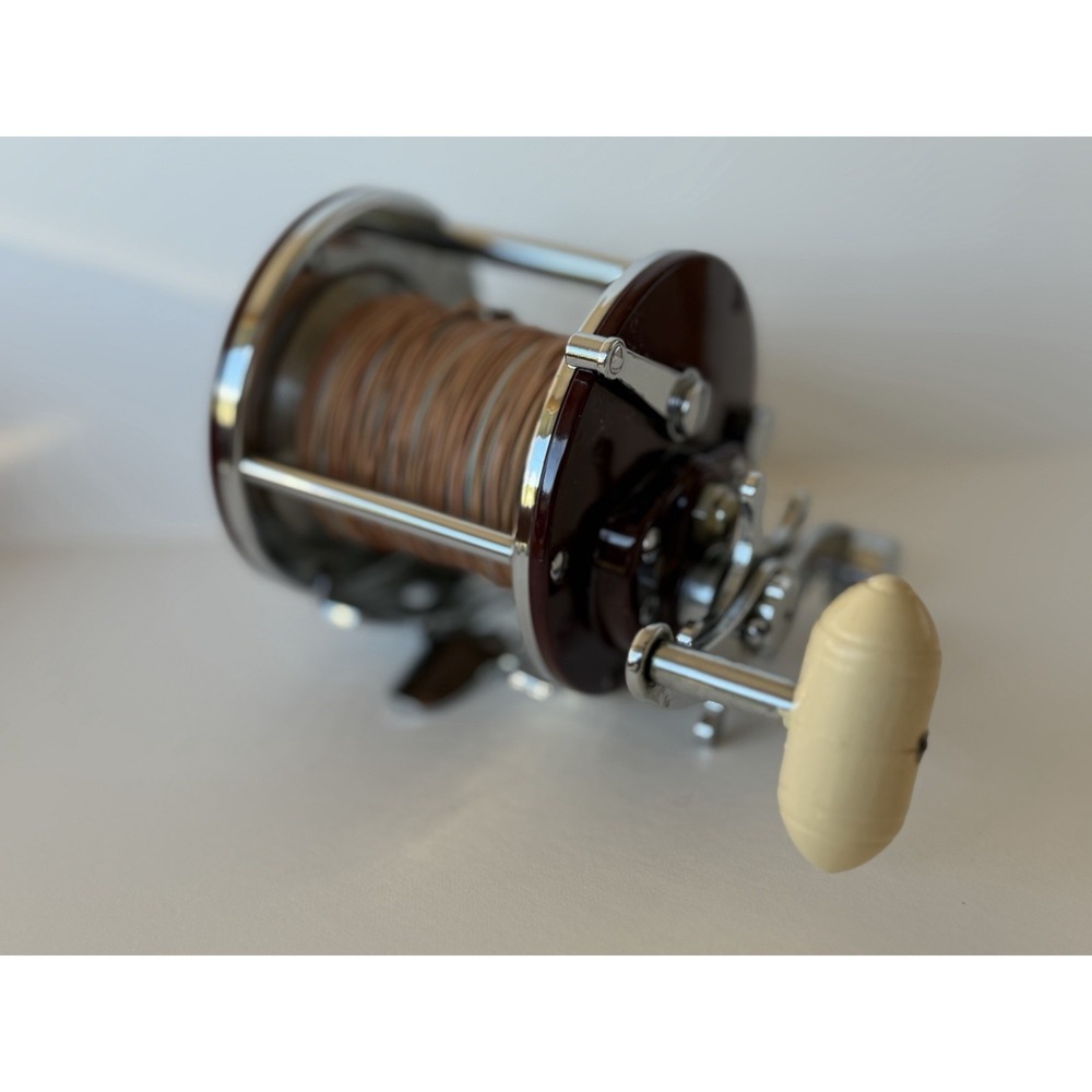 Penn Peer No. 209 Level Wind Reel Burgundy Near Mint w/ Manual USA‎